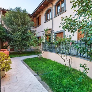 Apartment Casa Lilla 1 E 2